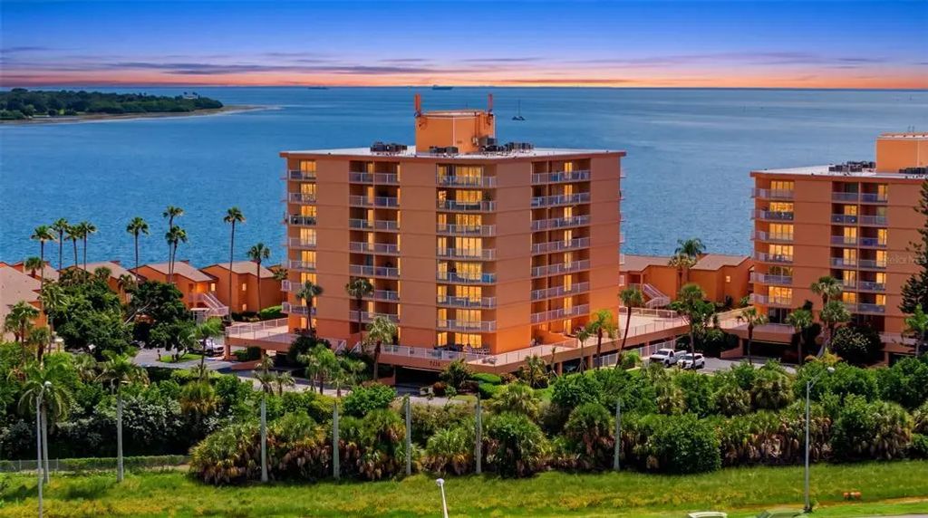 7430 Sunshine Skyway Lane S 901, ST. PETERSBURG