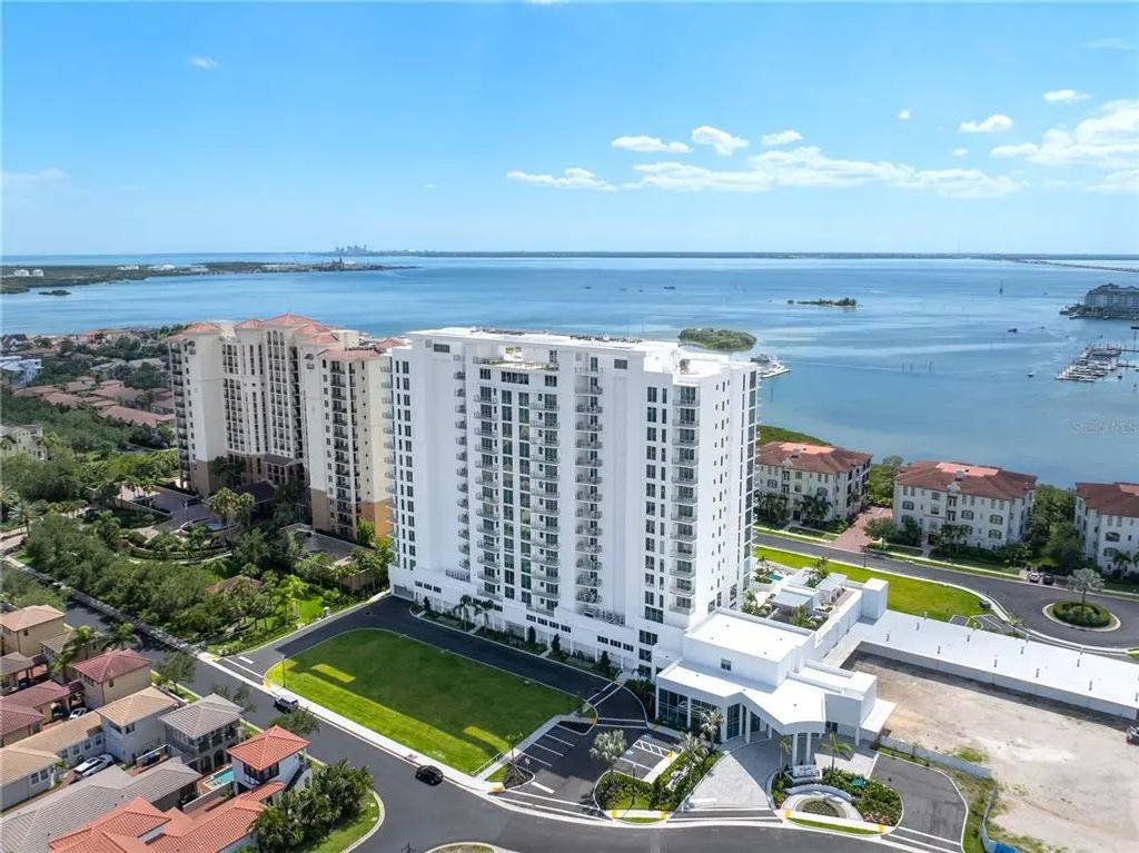5713 Bowen Daniel Drive 602, TAMPA