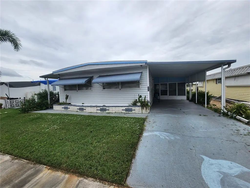 5317 Chateau Lane, BRADENTON