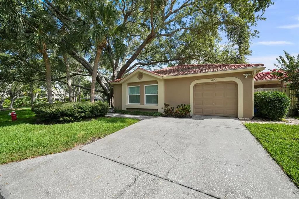 490 St Tropez Circle Ne, ST. PETERSBURG
