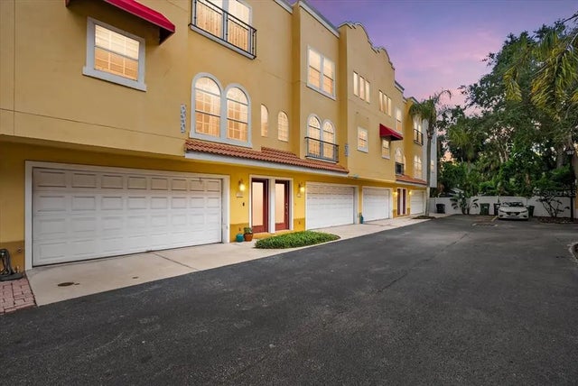 3304 Las Campos Place, TAMPA