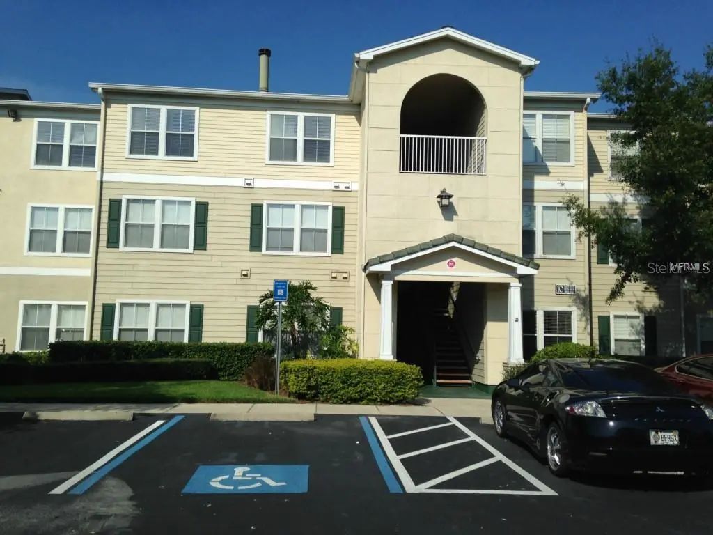 18147 Sterling Gate Circle 18147, TAMPA