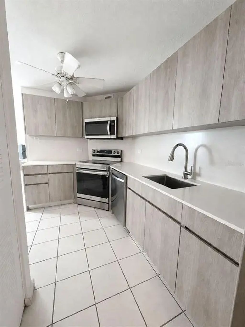 1500 Los Romeros Avenue 704, SAN JUAN