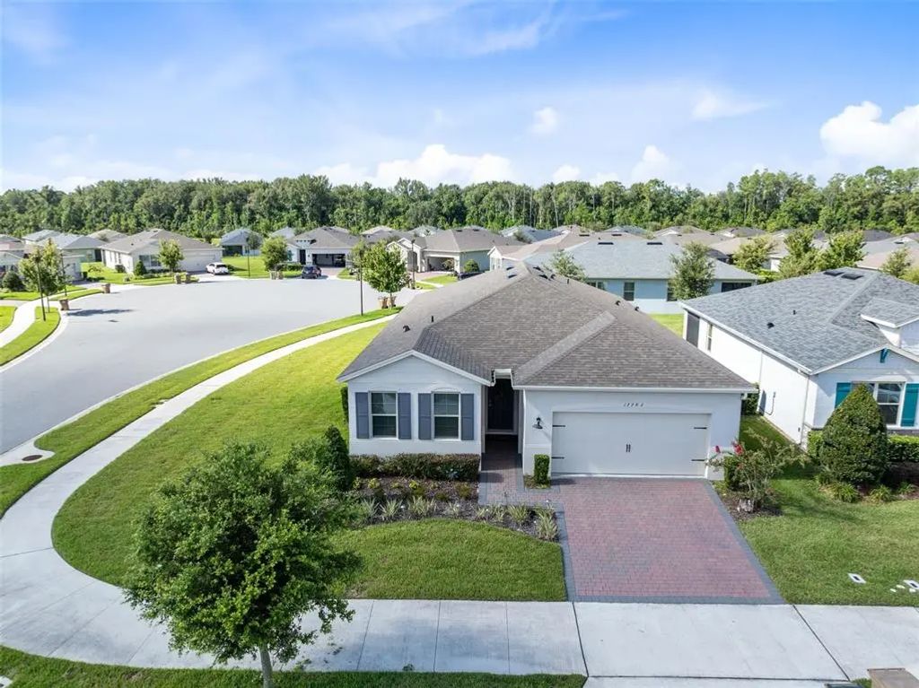 17782 Blazing Star Circle, CLERMONT