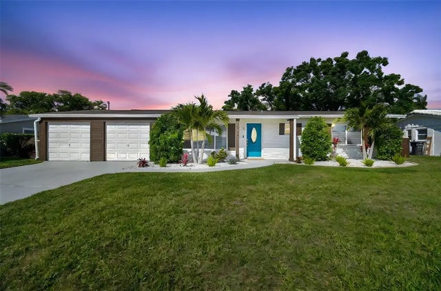 3922 Fontainebleau Drive, TAMPA