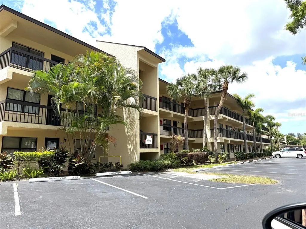 425 30th Avenue W C204, BRADENTON