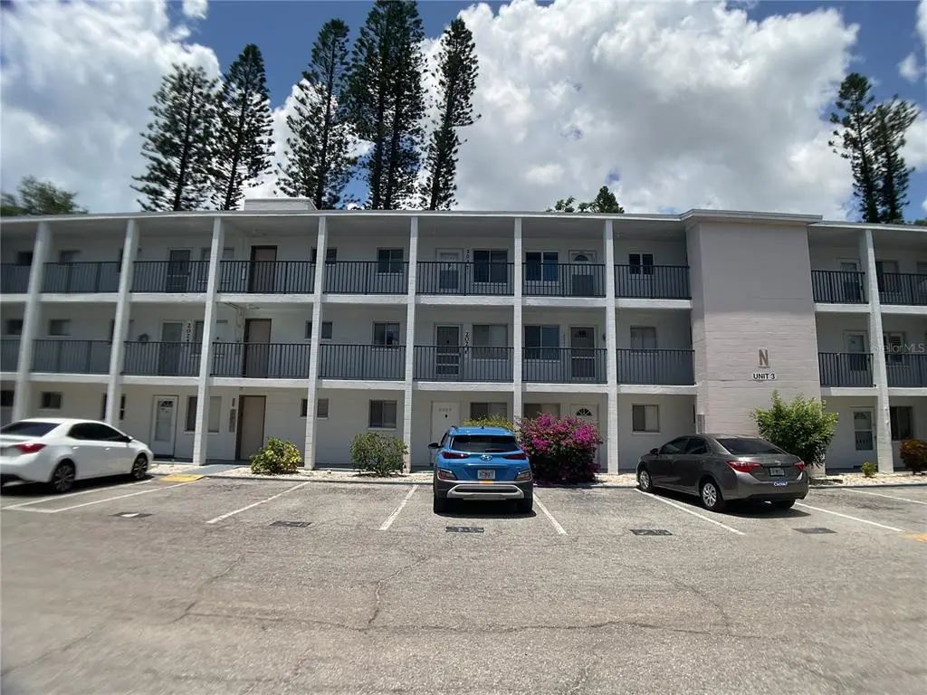 2021 Canal Drive N25, BRADENTON
