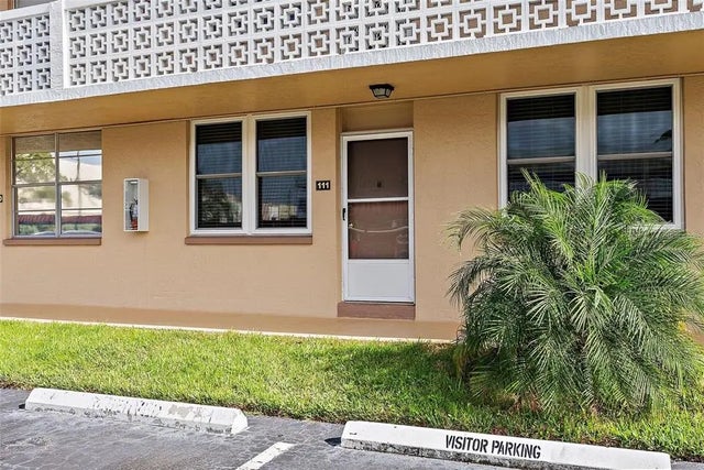 5095 Bay Street Ne 111, ST PETERSBURG