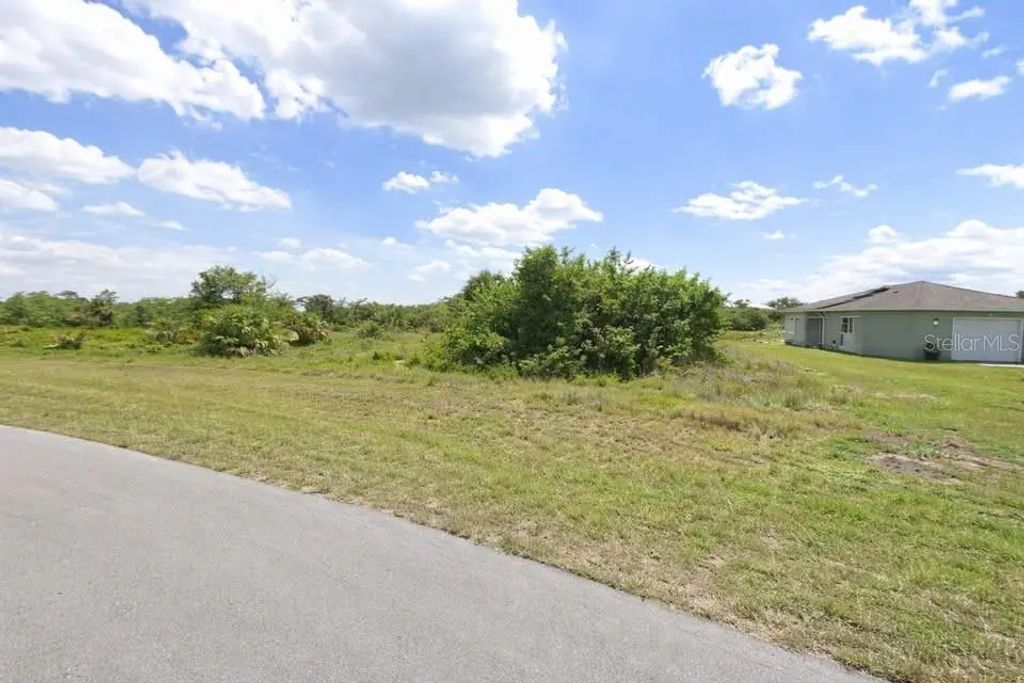 3040 Birwood Circle, LABELLE