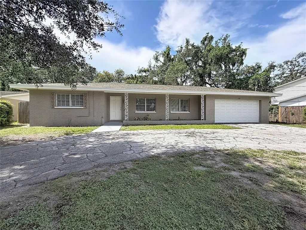 7123 Woodfield Drive, TAMPA