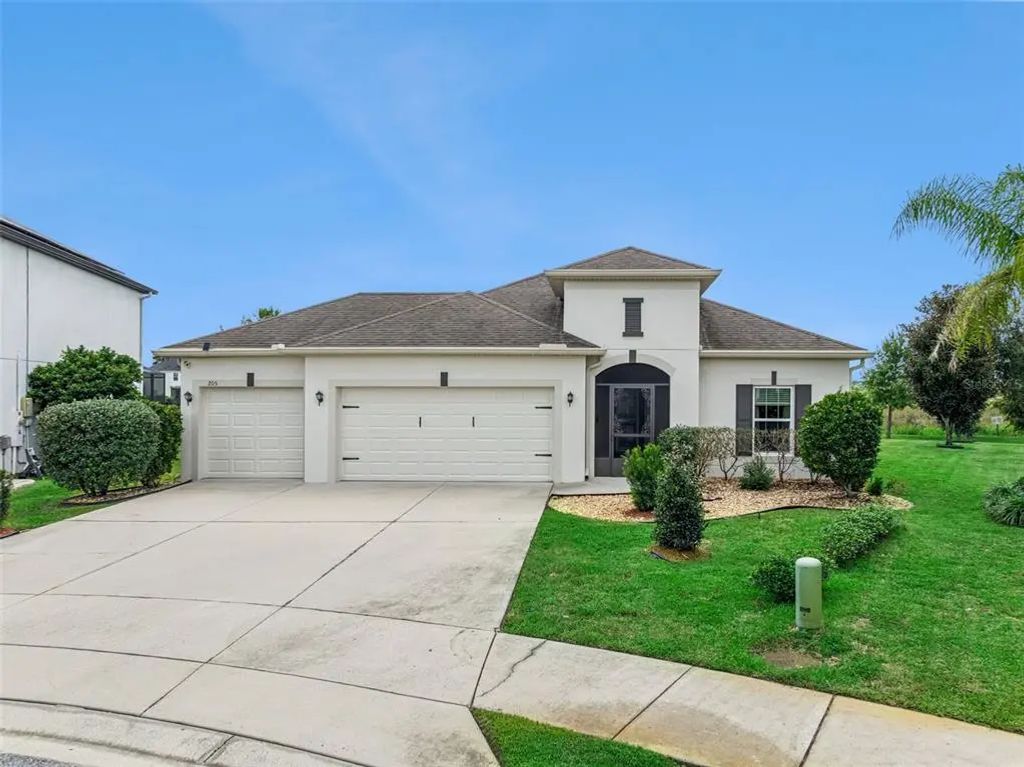 205 Mystic Bay Court, GROVELAND