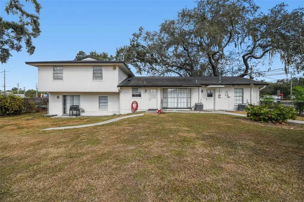 855 E Brandon Boulevard, BRANDON