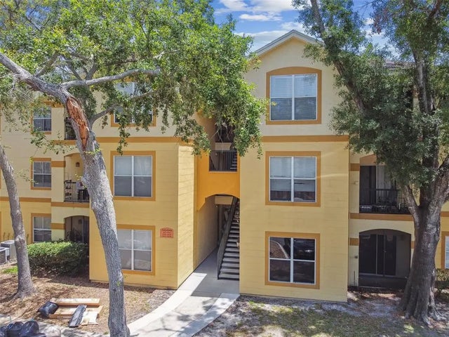 5606 Pinnacle Heights Circle 304, TAMPA