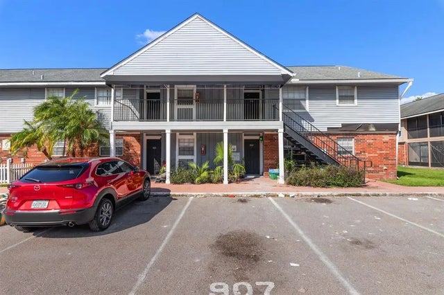 200 Country Club Drive 906, LARGO
