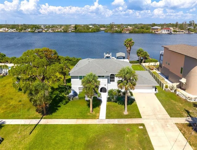 644 Bayshore Drive, TARPON SPRINGS