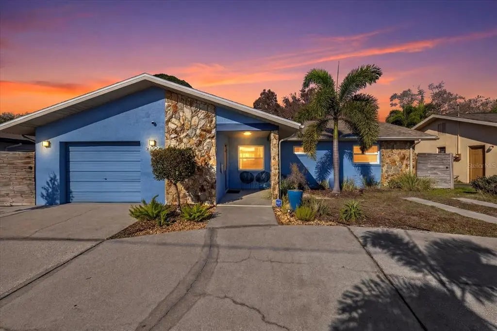 2000 58th Street N, ST PETERSBURG