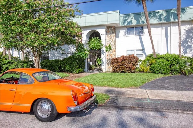 3100 Hartford Street N 203, ST PETERSBURG