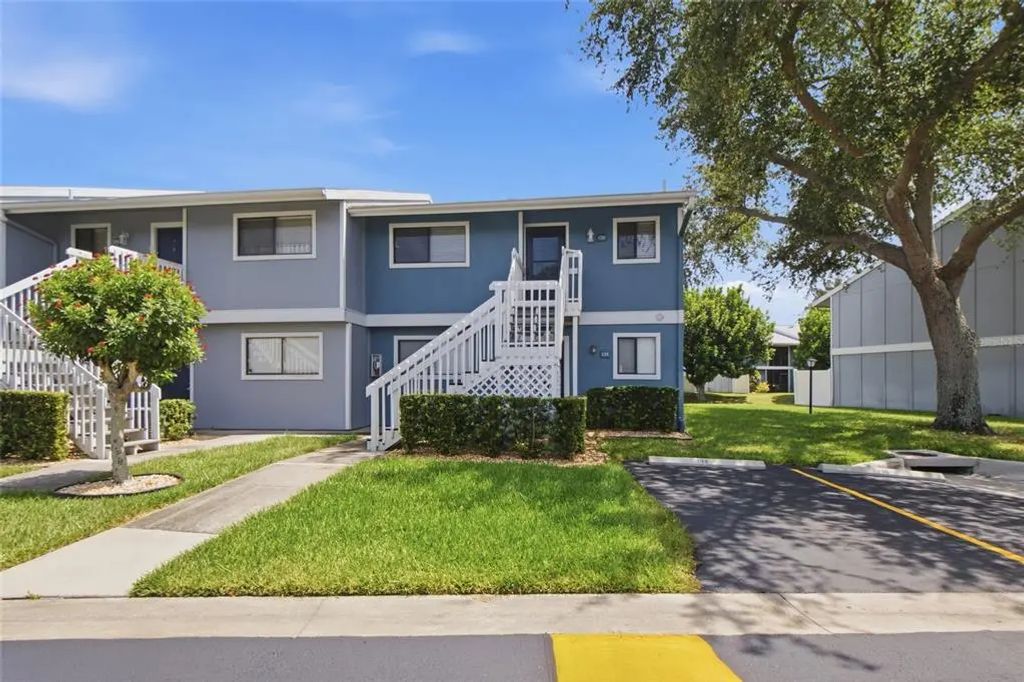 6033 34th Street W 136, BRADENTON