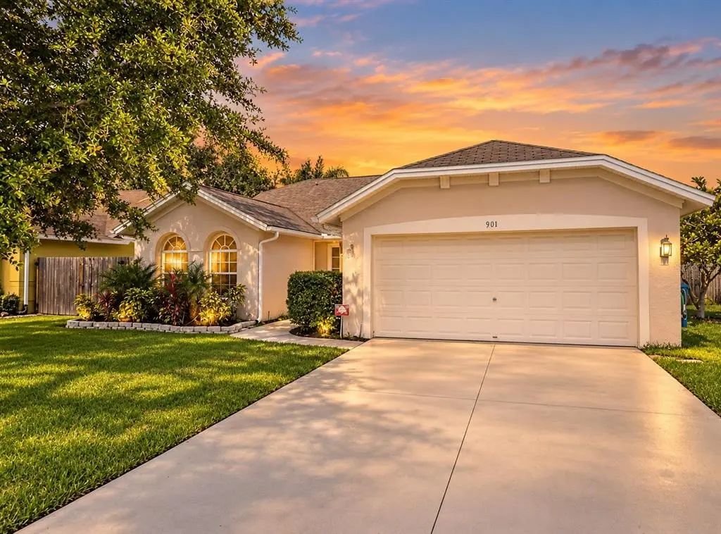 908 45th Street E, BRADENTON