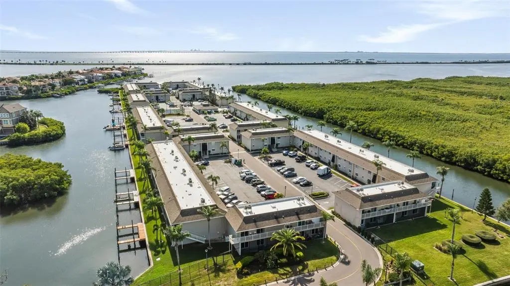 8806 Bay Pointe Drive 206, TAMPA