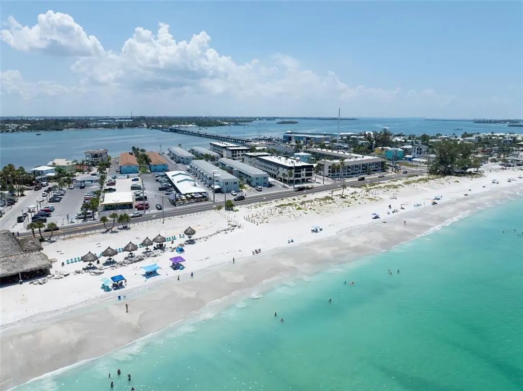 611 Gulf Drive N C27, BRADENTON BEACH