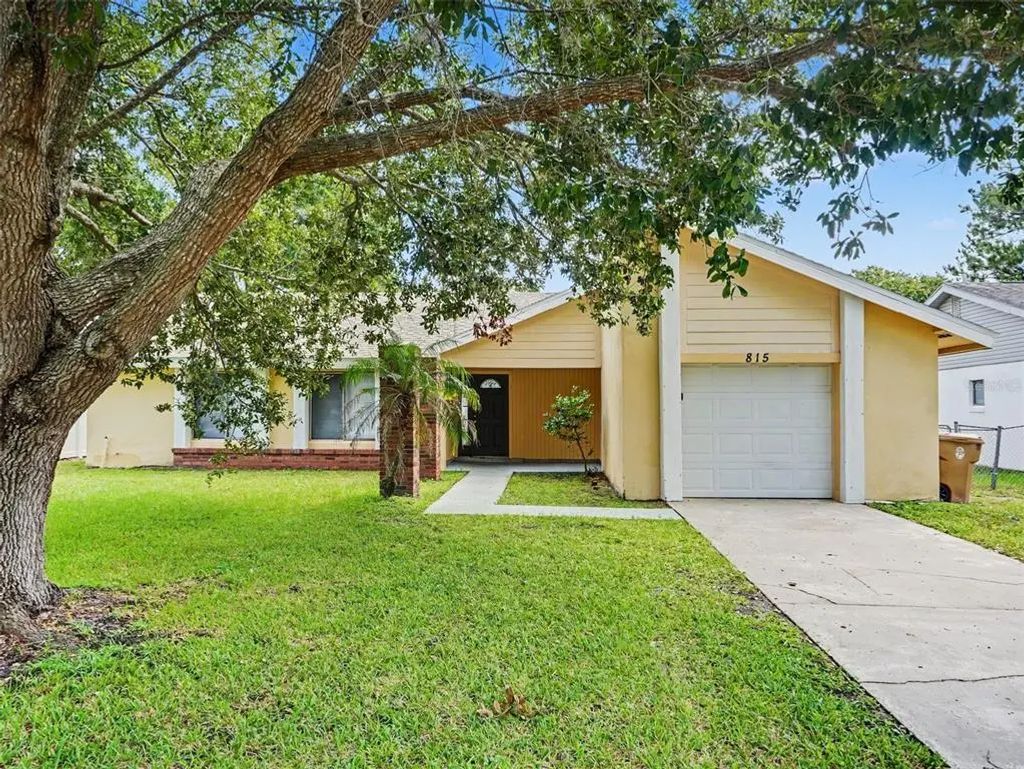 815 E Flag Lane, KISSIMMEE