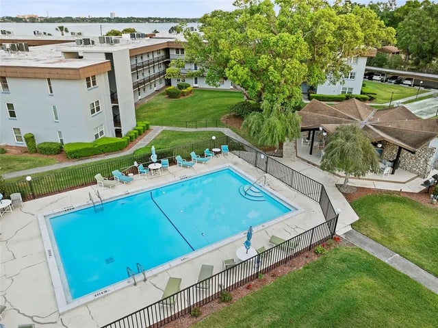 333 Lake Howard Dr Nw 204d, WINTER HAVEN