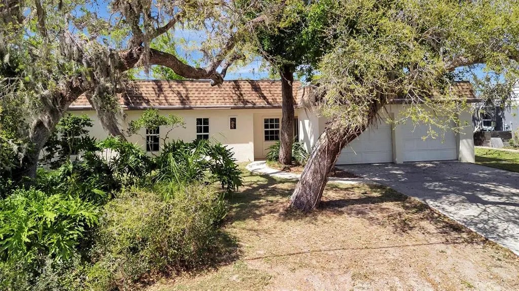 3428 Mineola Drive, SARASOTA