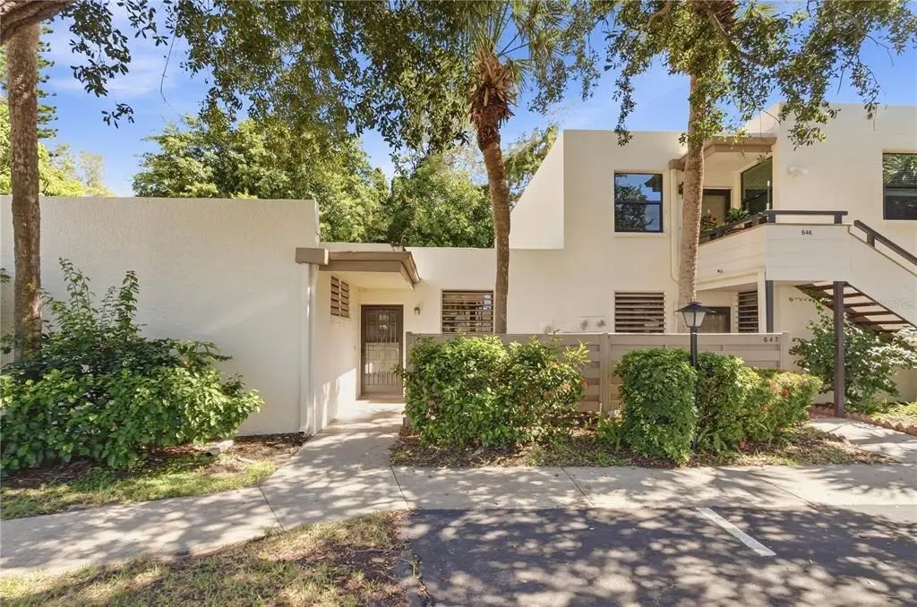 648 Woodlawn Drive 648, BRADENTON