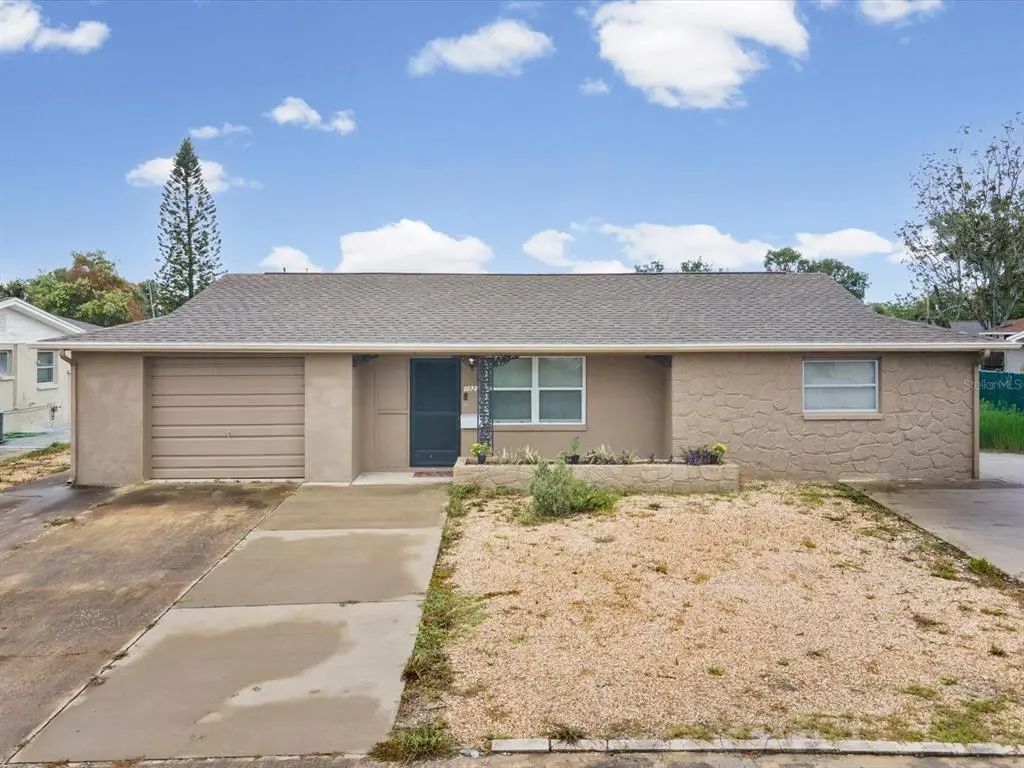 1023 Viking Drive, HOLIDAY