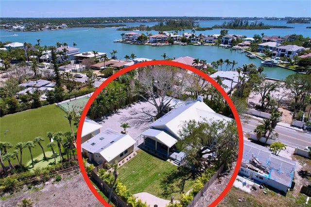 763 Siesta Drive, SARASOTA
