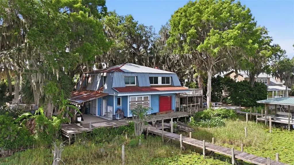 400 Lakeshore Drive, EUSTIS
