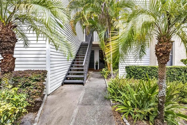 7809 Niagara Avenue 2105, TAMPA