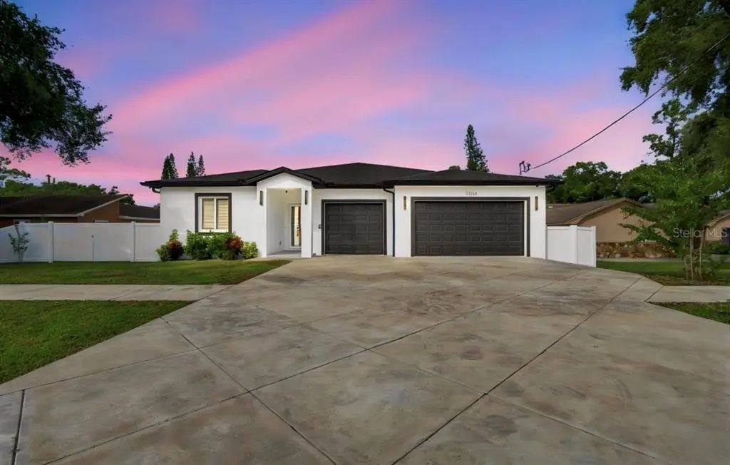 13204 Lake Magdalene Boulevard, TAMPA