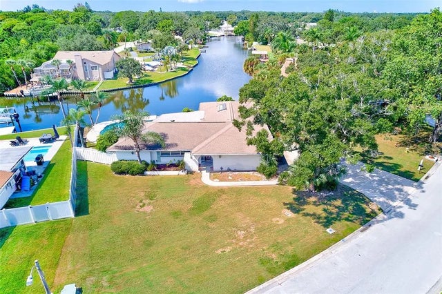 2441 Roberta Lane, CLEARWATER