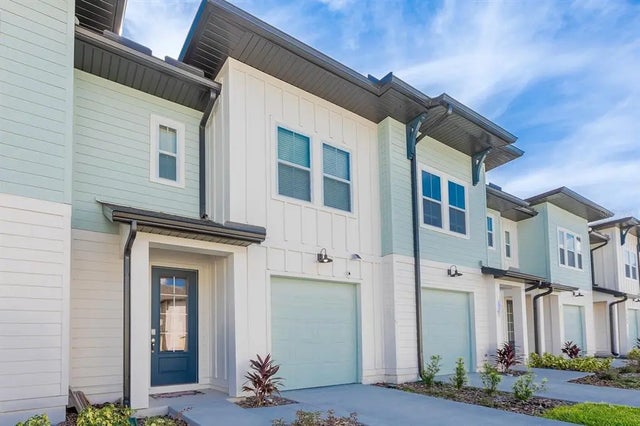 1030 Plantation Lane, DAVENPORT