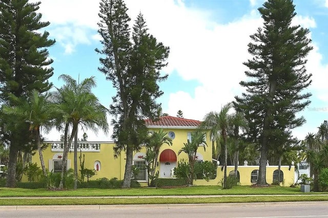 305 Gulf Blvd, BELLEAIR BEACH