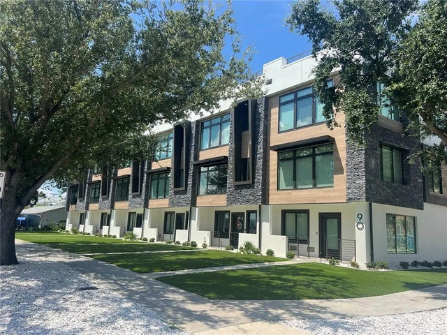 90 Columbia Drive 2, TAMPA