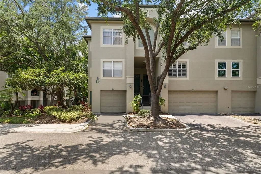 727 Coral Reef Drive 727, TAMPA