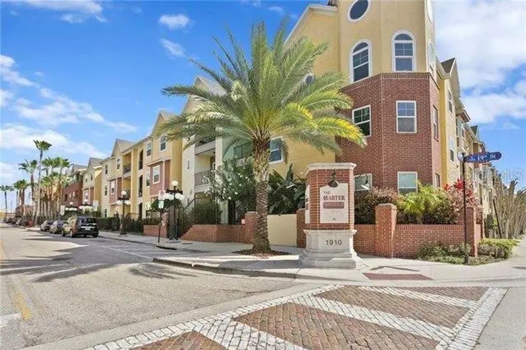 1810 E Palm Avenue 5202, TAMPA