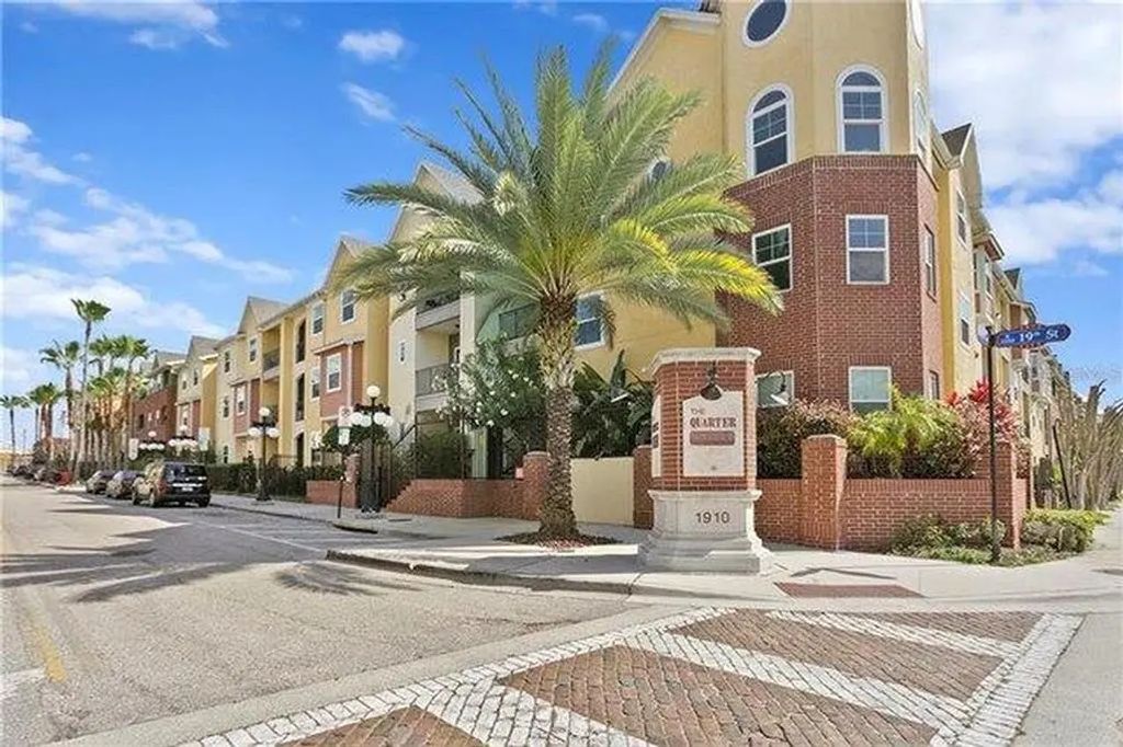 1810 E Palm Avenue 5202, TAMPA