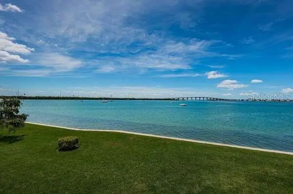 6287 Bahia Del Mar Circle 113, ST. PETERSBURG