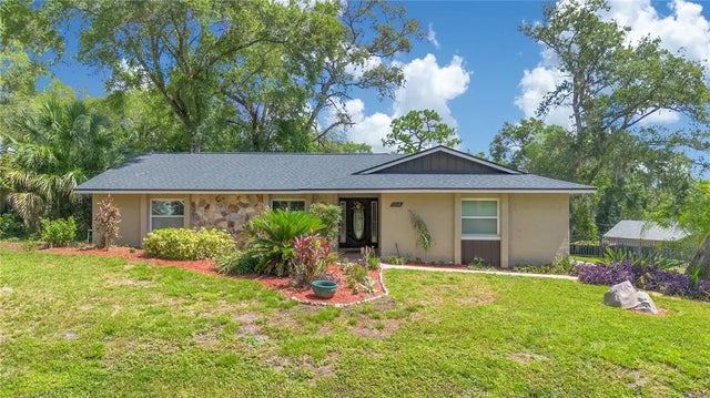 1200 Ridge Road, LONGWOOD