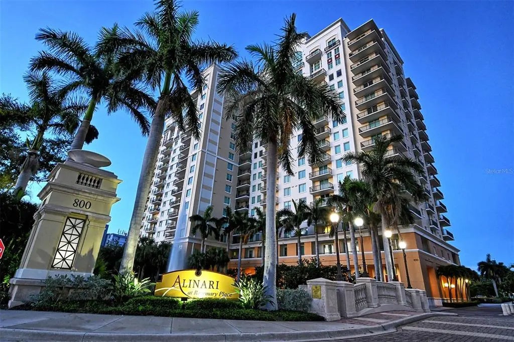 800 N Tamiami Trail 307, SARASOTA