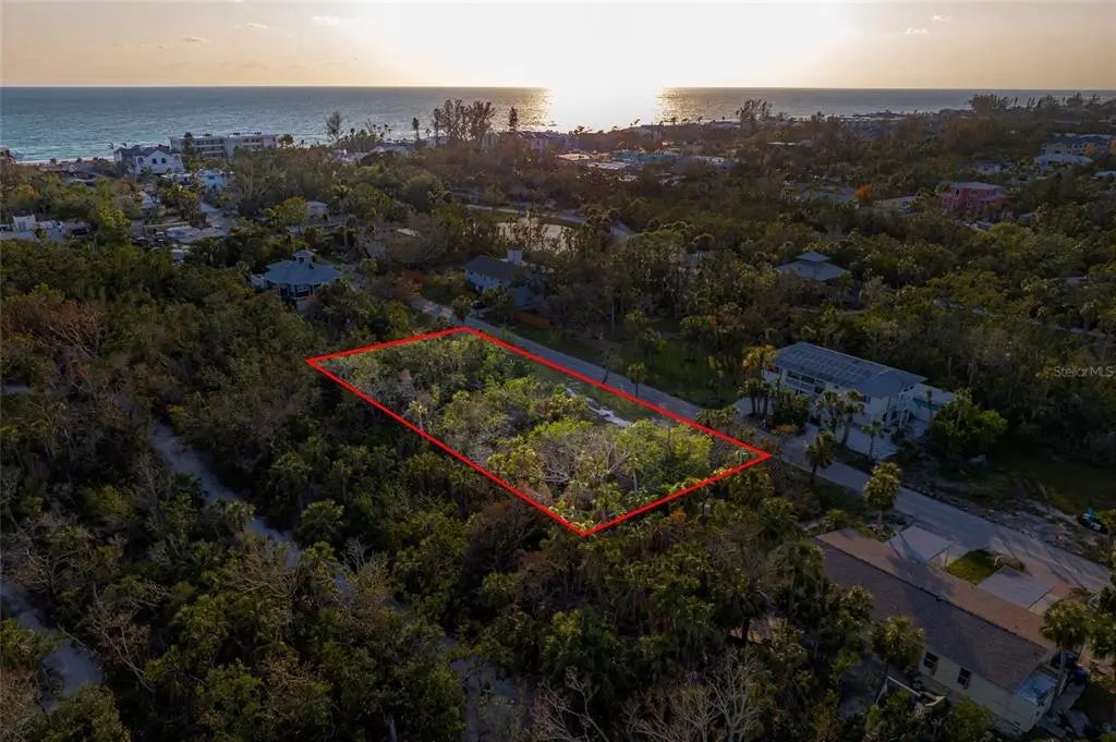 560 Gulf Bay Road, LONGBOAT KEY