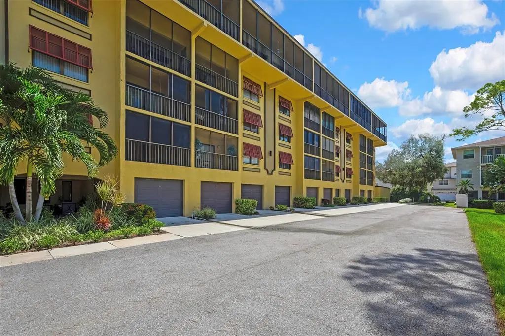 5775 Park Street N 402, ST. PETERSBURG