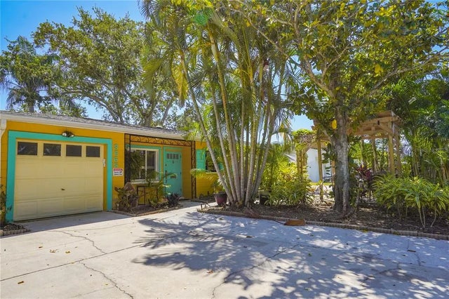 9665 2nd Street N, ST PETERSBURG