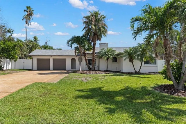 109 13th Street, BELLEAIR BEACH