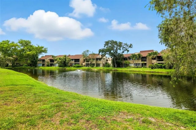 825 S Village Drive N 201, ST PETERSBURG