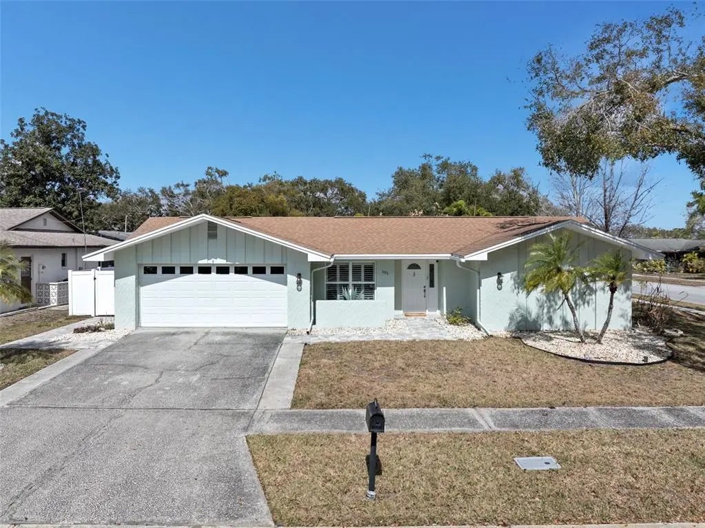 101 Chestnut Circle, SAFETY HARBOR
